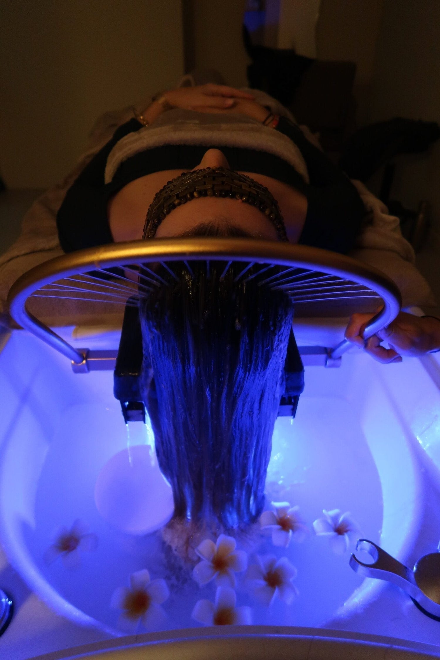 Décryptage des Équipements de Base pour Offrir une Expérience Hair Spa Parfaite.