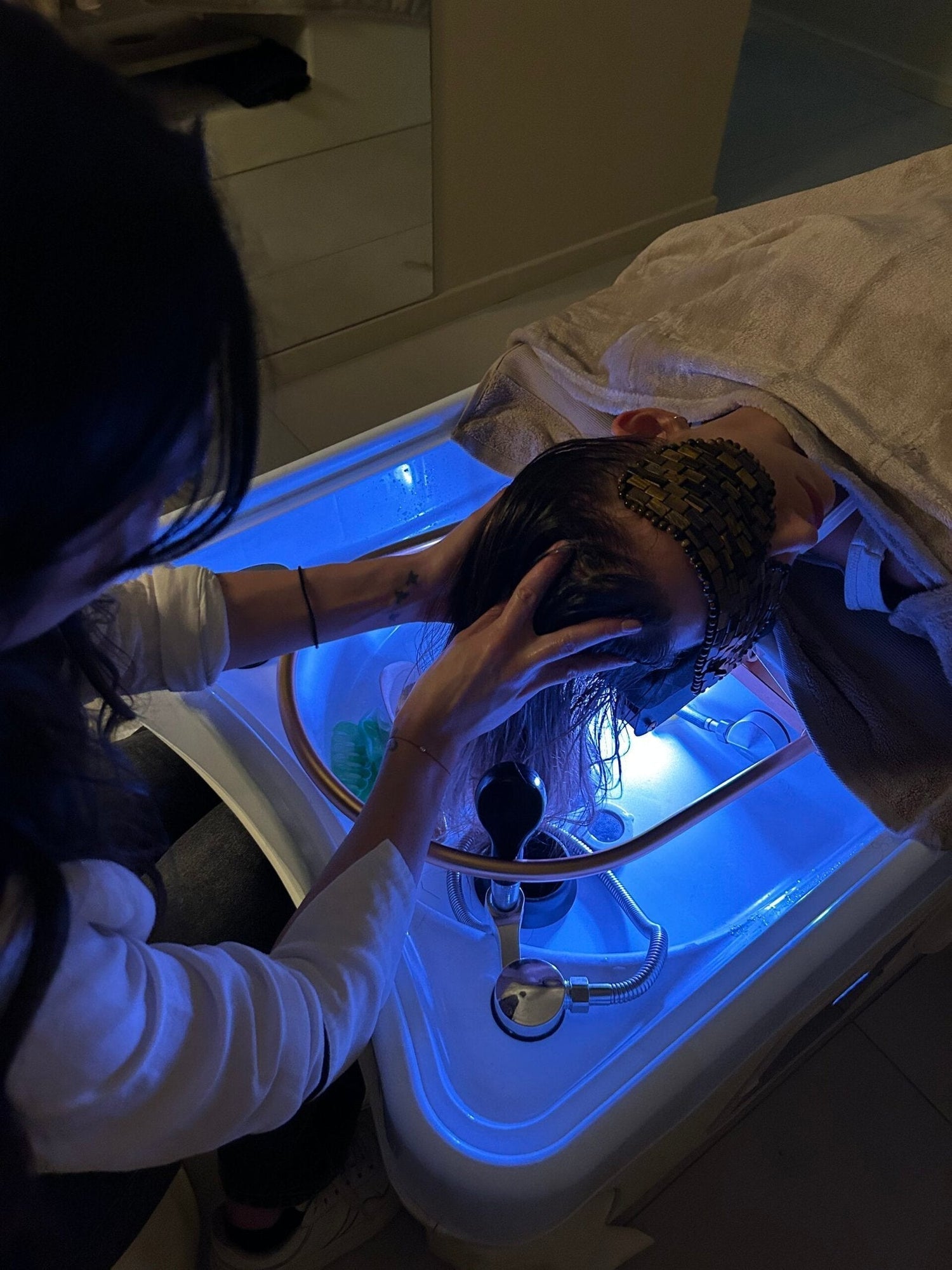 Comment un Bac Hair Spa Innovant Peut Transformer Votre Salon de Coiffure